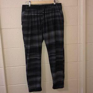 Lululemon jet crop slim B&W and grey joggers